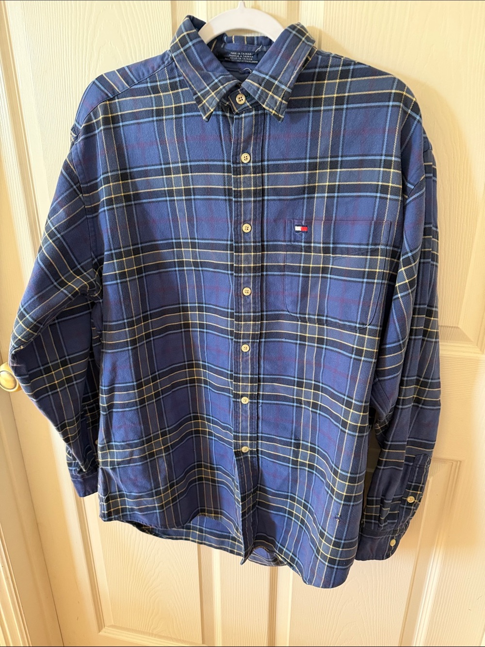 Tommy Hilfiger Navy and Yellow Plaid Button-Down Shirt Sz M. Tub11